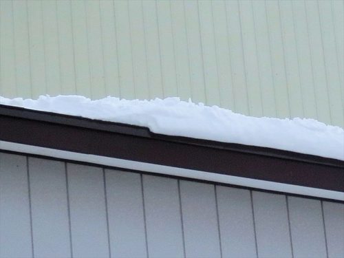 雪下ろし後の屋根１２月２２日